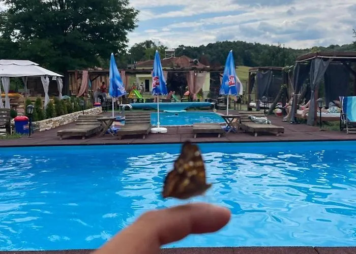 Rodjak Sa Sela Tatil Evi *