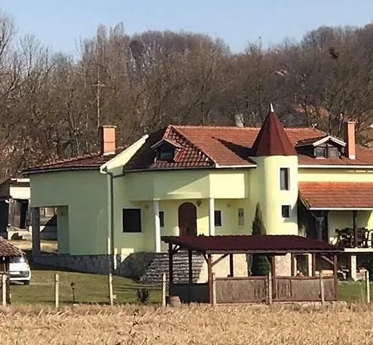 Rodjak Sa Sela Tatil Evi Mionica